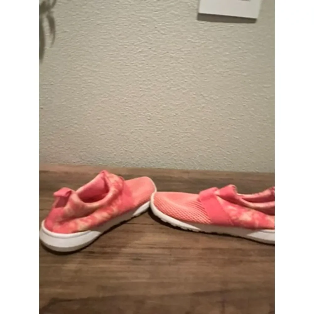 Cat & Jacket Pink Swimmer Shoes Size 10